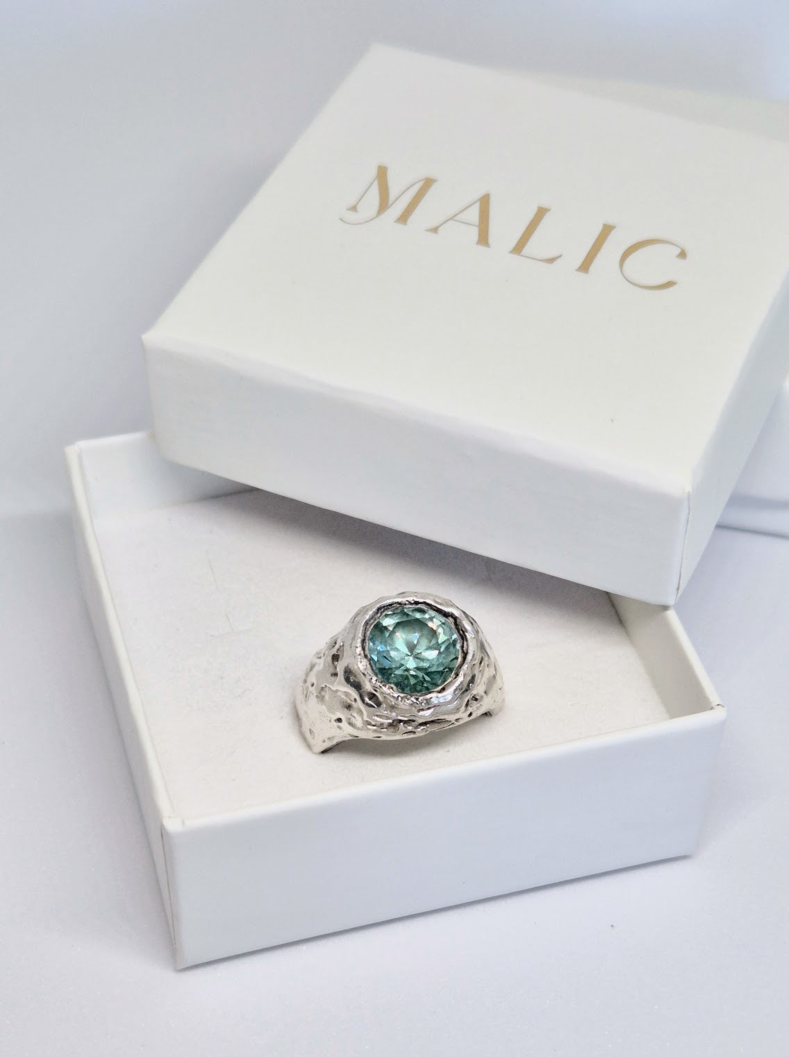 Anillo Aguamarina