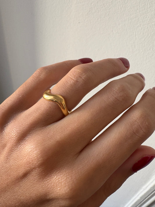 Wave ring Gold 18k