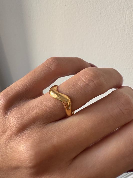 Wave ring Gold 18k