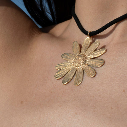 Colgante Flor Margarita Oro